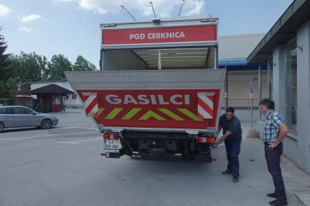 DONACIJA PREHRAMBENIH IZDELKOV ZA GASILCE - Foto- Tine Šubic_13